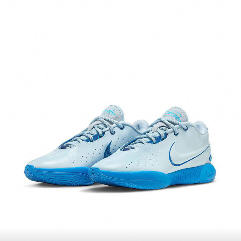 NIKE Lebron 21