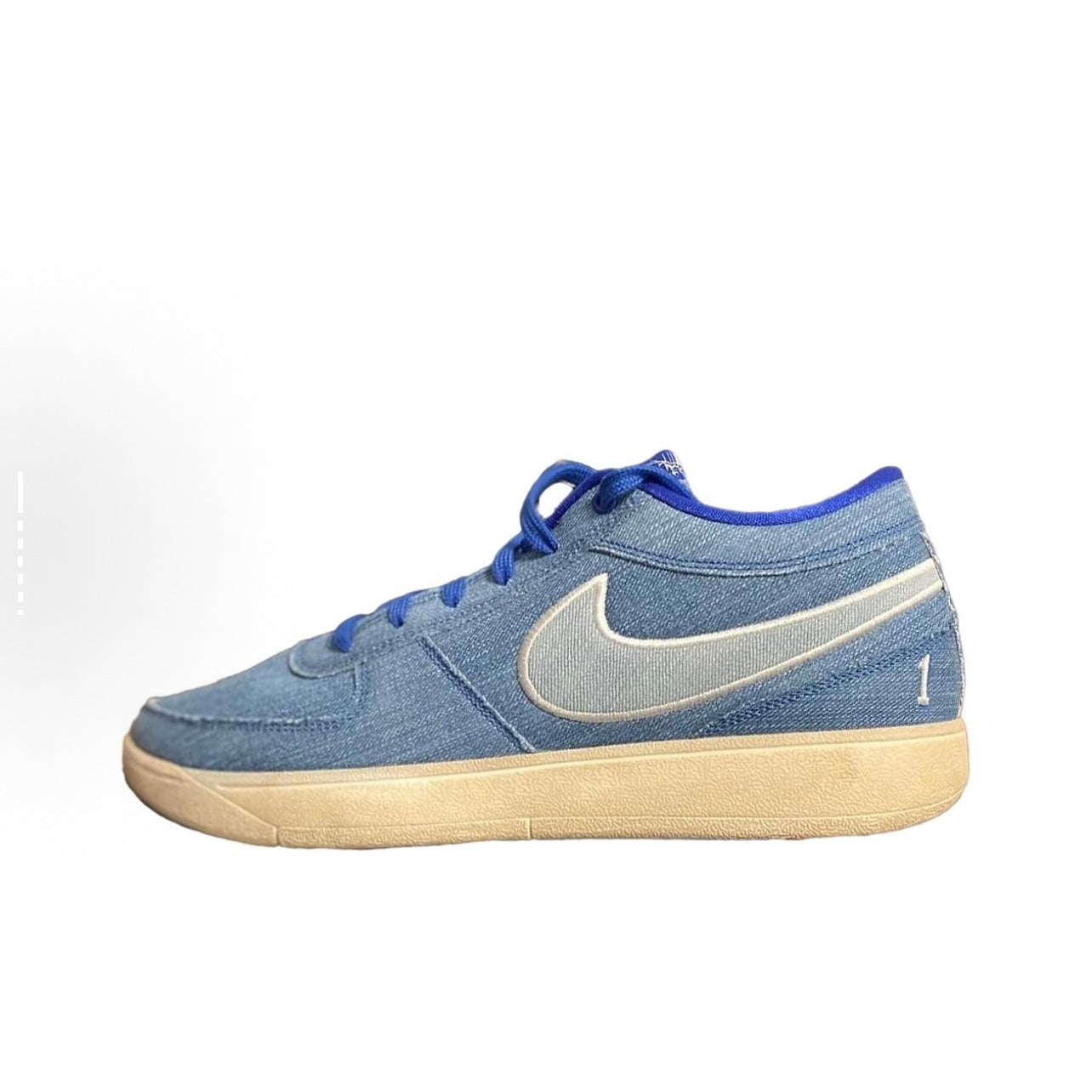 NIKE BOOK 1
