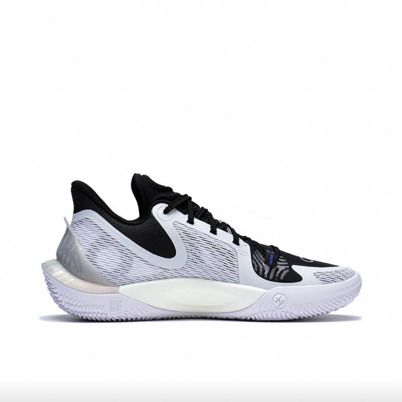 Li-Ning Sonic 11