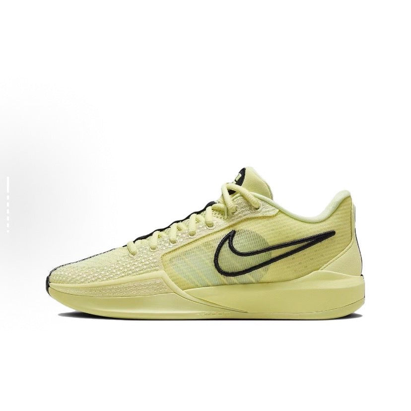 Nike Sabrina 1