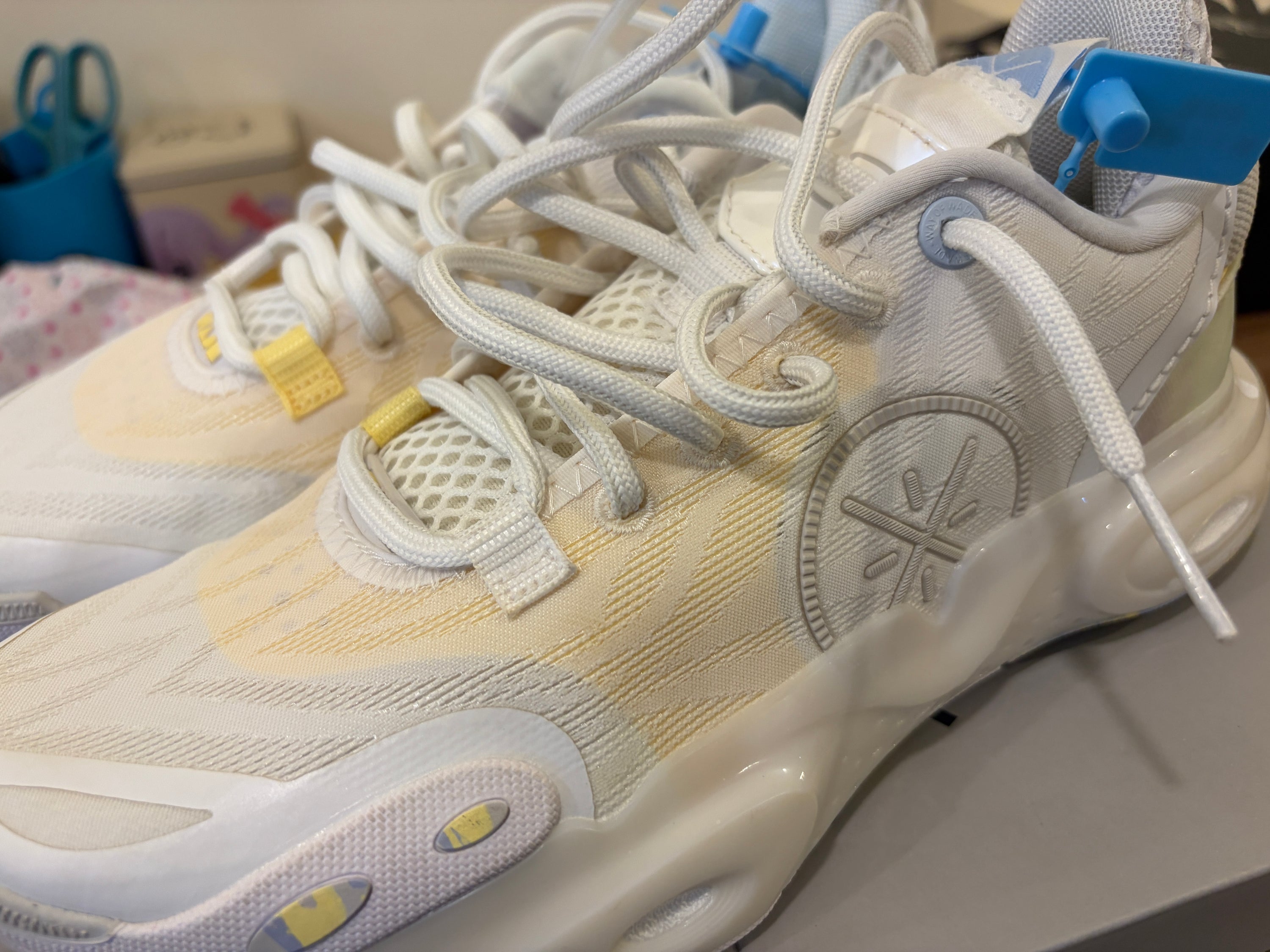 【即納品】Li-Ning Wade Allcity 12 "aurora"  25.5cm/US8 ※現品限り