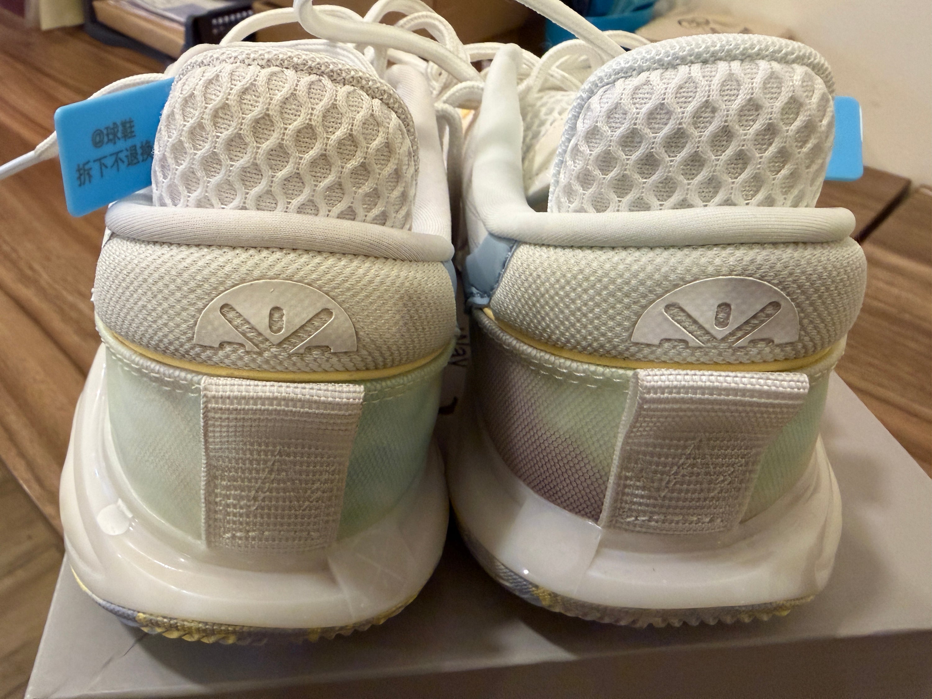 【即納品】Li-Ning Wade Allcity 12 "aurora"  25.5cm/US8 ※現品限り
