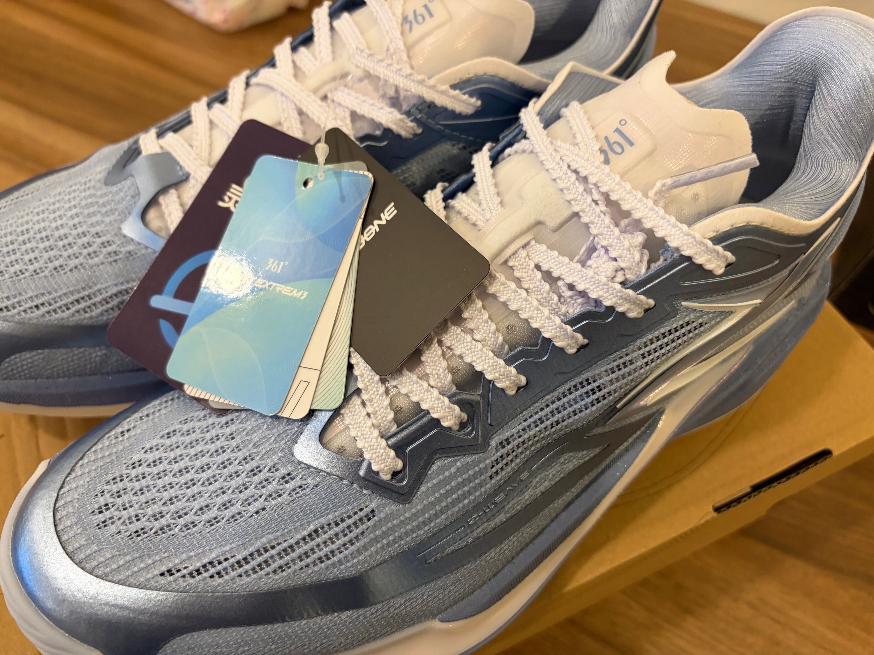 【即納品】361° BIOSPEED BB 2 "Arctic Flash" 27cm/EU42.5 ※現品限り