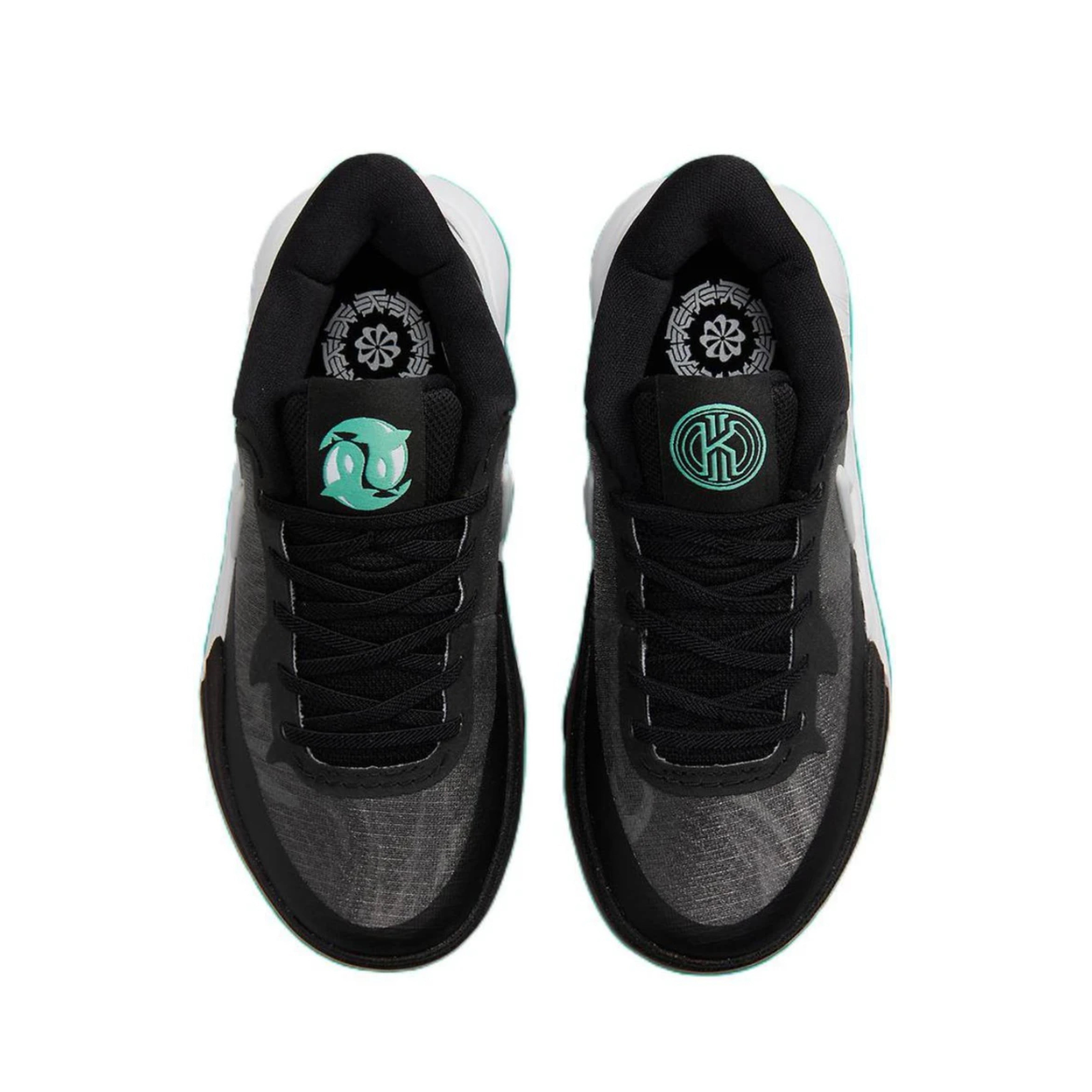 Nike Kyrie 8 新品未使用 Nike Kyrie 8 
